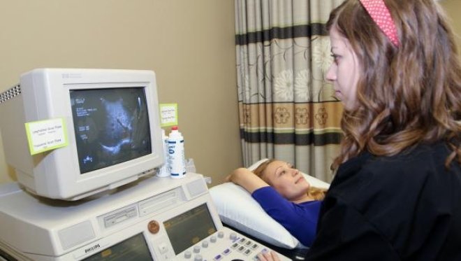 TCC students in Diagnostic Medical Sonography lab