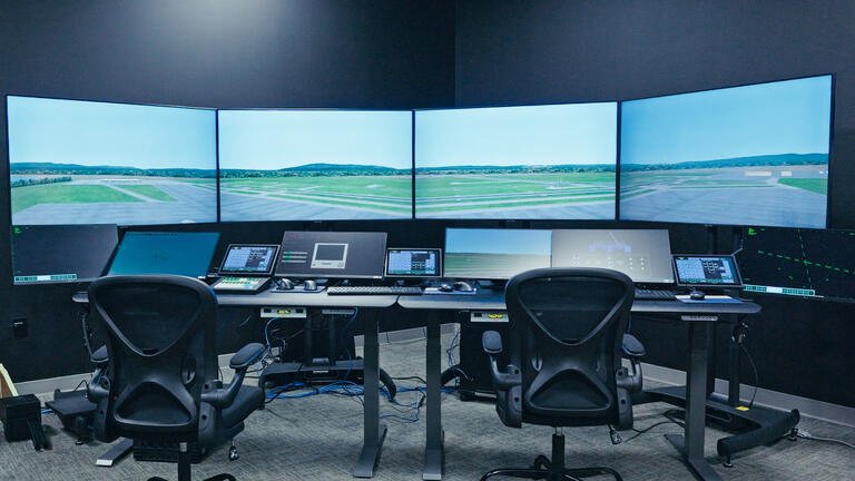 Aviation Center Air Traffic Control simulator